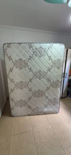 COLCHÃO ORTOPÉDICO PARA CASAL, SEMI NOVO. Ótimo oportunidade.