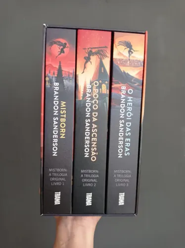 Box capa dura Mistborn da Trama - Brandon Sanderson