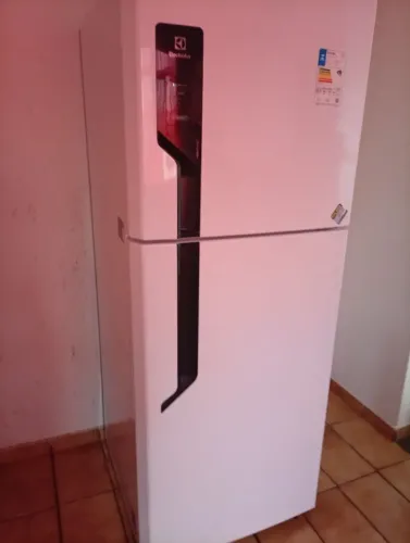 Geladeira ,vendo ou troco em outra menor com volta