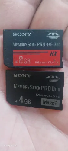 2 Cartãos de memória psp original 8 gigas e 4 higas