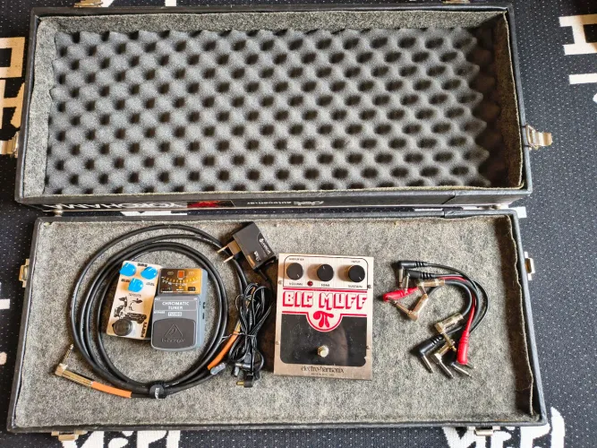 Vendo Pedais e Pedalboard