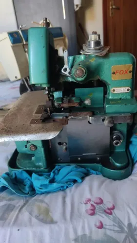 Máquina de costura overloque Fox