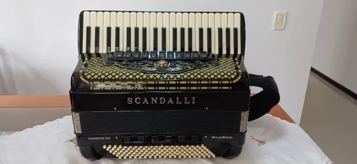 Scandalli anos 90 - Polifônico XIV DL (acordeon, gaita, sanfona)