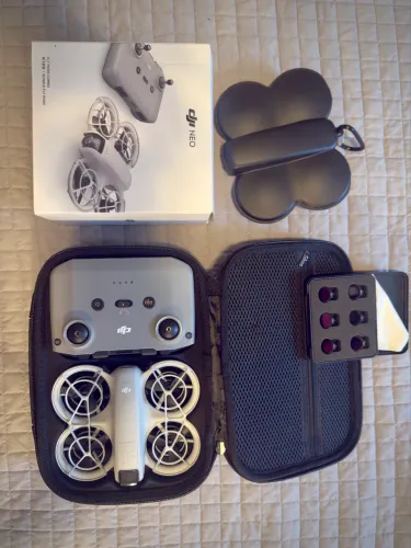 Vendo drone DJI Neo Fly More Combo + acessórios extras