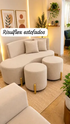 sofá orgânico com 2 puffs redondo 