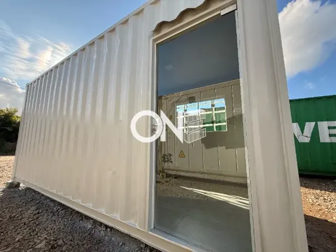 Sala comercial em container com lavabo completo
