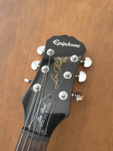 Guitarra Epiphone Les Paul Especial II LTD com captador ativo EMG