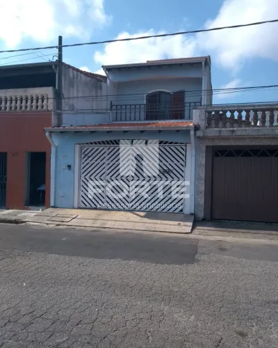 Vendo em Cesar de Souza um Ótimo sobrado, Vale a pena conferir. Imobiliárias de Mogi Das C