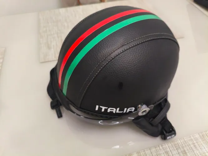 Capacete Coquinho Itália com visor Fumê para Bike Scooter Patins Cor Preto Tamanho G