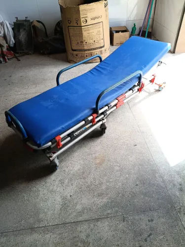 Maca carro hospitalar.