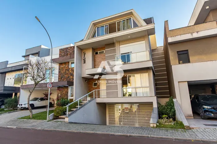 Casa 3 dormitórios à venda, 296m² por R$1.999.000 no Uberaba, Curitiba/PR
