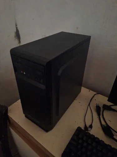 Gabinete gamer novo