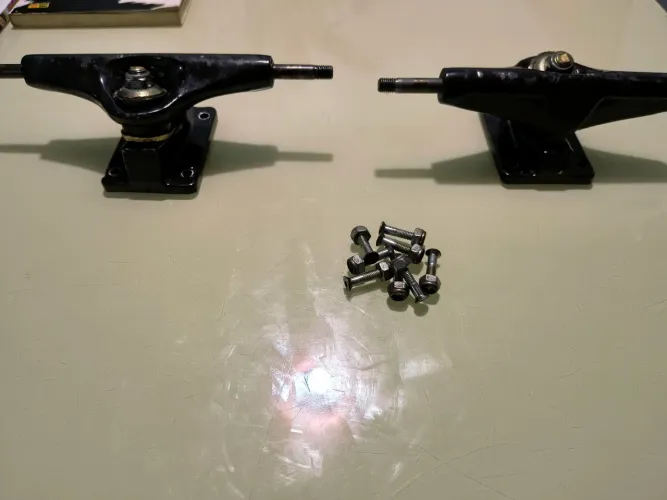 Trucks Black sheep com parafusos
