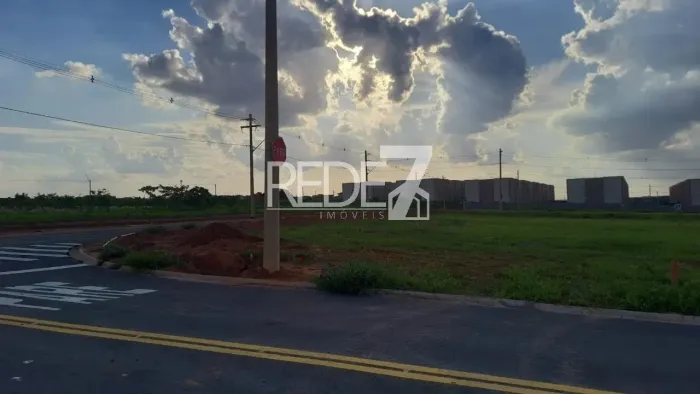 Terreno em Condomínio à Venda em Paulínia-SP 257m² no Jardim Flamboyant - Oportunidade Úni