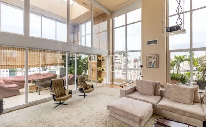 Cobertura Duplex com Piscina Privativa, Projeto Roberto Migotto e Construção Zabo nos Jard