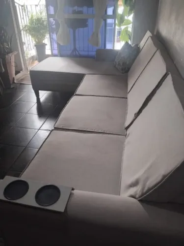 Sofá . Interessado entrar em contato: *