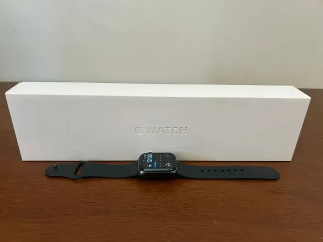 Apple Watch Series 6 40mm - Space Gray - GPS