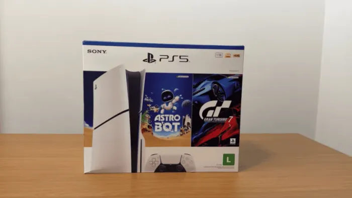 PS5 Slim com leitor + Pacote ASTRO BOT e Gran Turismo 7