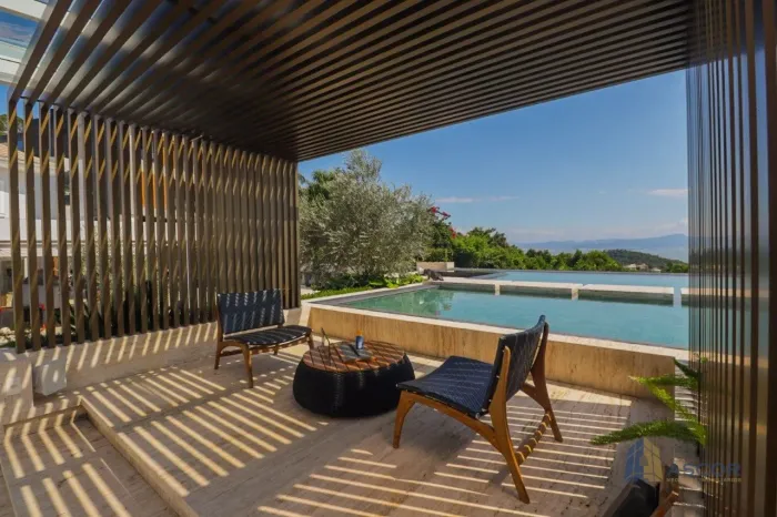 Casa de Alto Padrão no João Paulo com Vista Mar | Piscina com Borda Infinita e 900m²