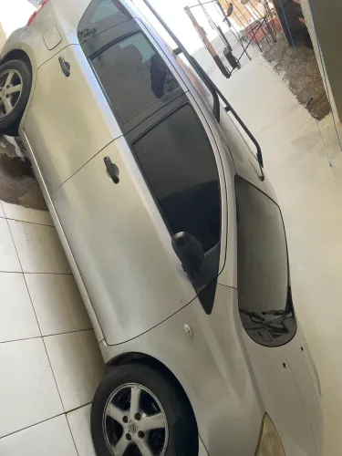 NISSAN LIVINA 2010