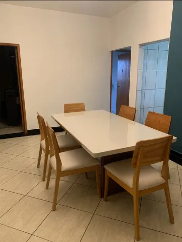 Mesa de Jantar 6 Lugares com Tampo de Vidro + 6 Cadeiras Florença em Madeira Maciça
