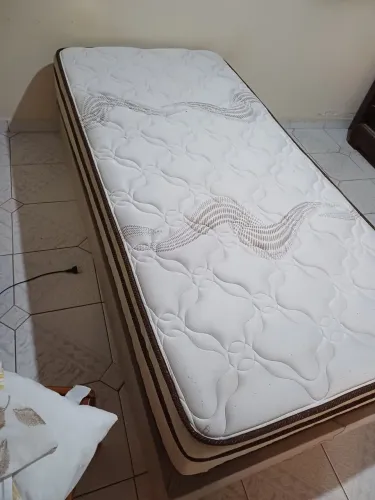 Vendo 02 cama box de solteiro