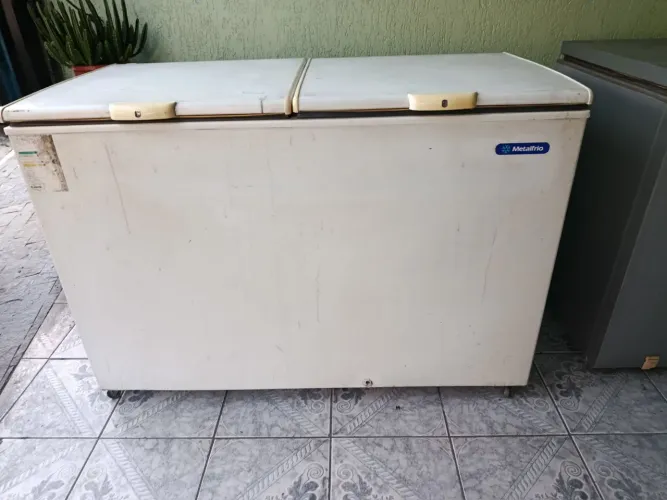 Freezer metalfrio DA550 546 Litros (NÃO FUNCIONANDO) -freezer 250 litros (Funcionando)