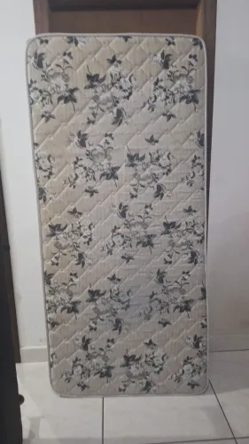 Vendo Base mais colchão