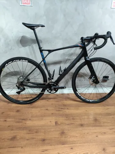Bicicleta Gravel GT Grade Carbon