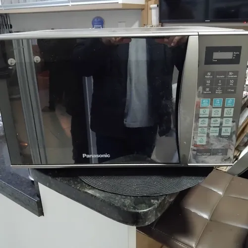 Microondas espelhado de 30 litros