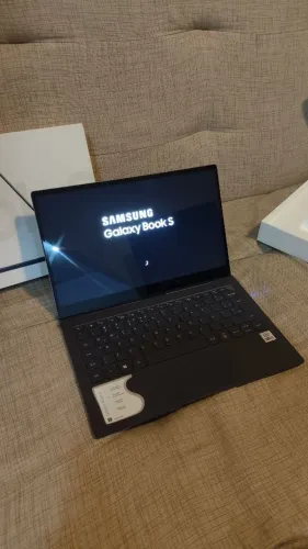 Samsung Galaxy Book S i5 - 8GB RAM - SSD 256GB - Tela Touch 13,3" Full HD