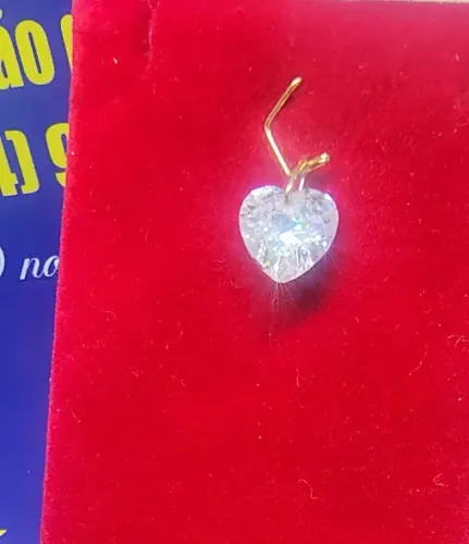 Pingente Coração Pedra Zircônia 10 mm Ouro 18 Kilates Peso 1.30 Gramas 