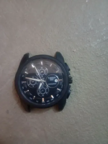 Eu tenho um relógio pra vender mas tem um porém ele tá sem a poserira da TISSOT 1853