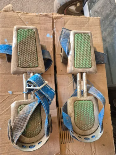 Vendo para de patins dos anos 70