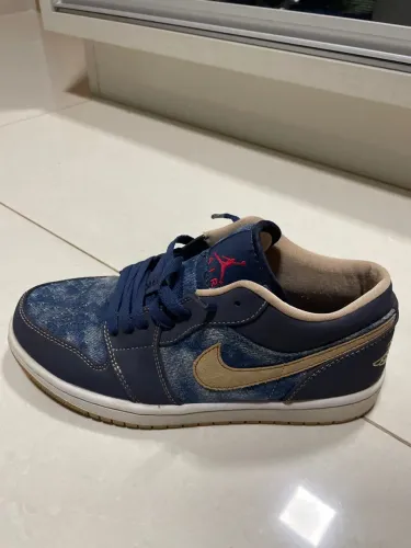 Air Jordan 1 low SE Denim