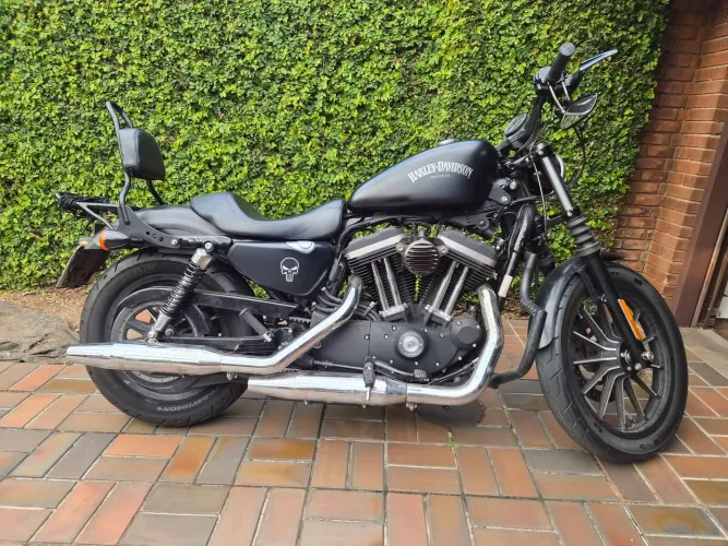 Harley-Davidson Iron 883 2015 impecável | Só 15.609 km + acessórios
