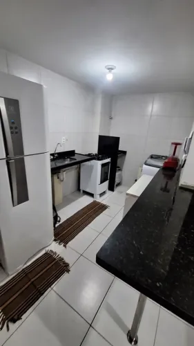 Apartamento para alugar - 3 Quartos, uma suíte, semimobiliado, condomínio fechado.