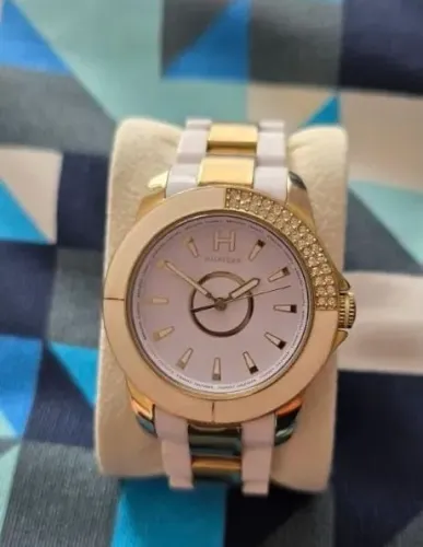 Relógio Tommy Hilfiger Dourado com Detalhes em Strass