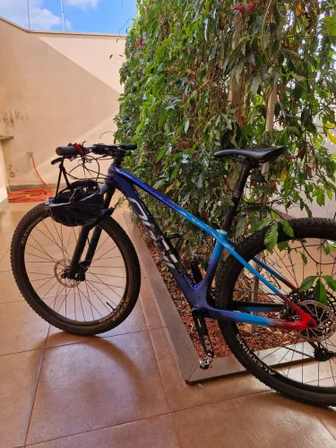 Vendo Mountain Bike aro 29 Oggi Carbon Sport tam. P ou S edição especial