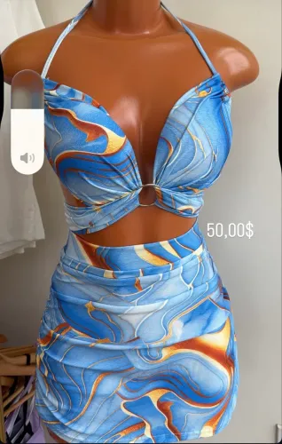 Conjunto croped com saia