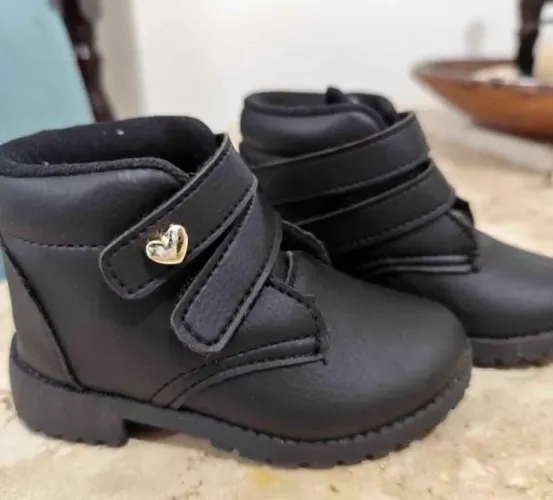 Bota n 20 menina