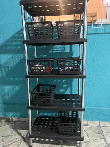 Prateleira 5 andares com cestos inclusos