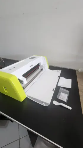 Máquina de Corte Brother ScanNCut SDX85 com Scanner Wi-Fi 110V
