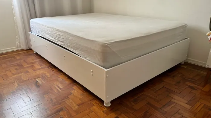 Cama casal branco