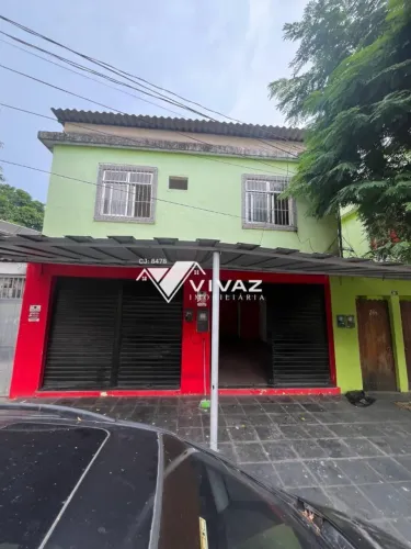 Excelente Loja Comercial Frente de Rua em Bento Ribeiro, com 2 Banheiros e Depósito.