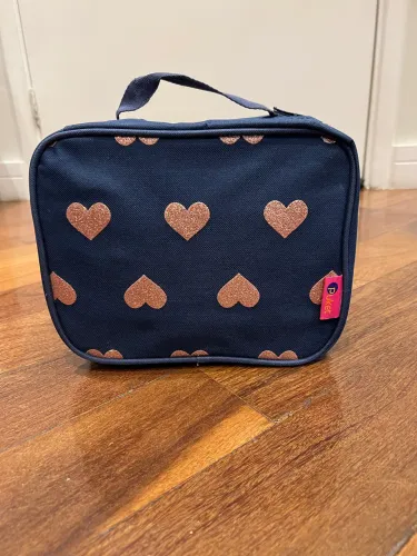 Necessarie Puket 