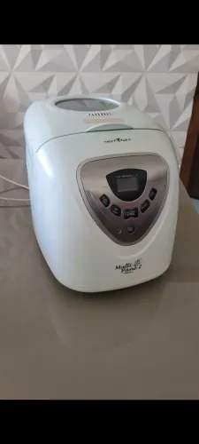 Máquina de Pão Britânia