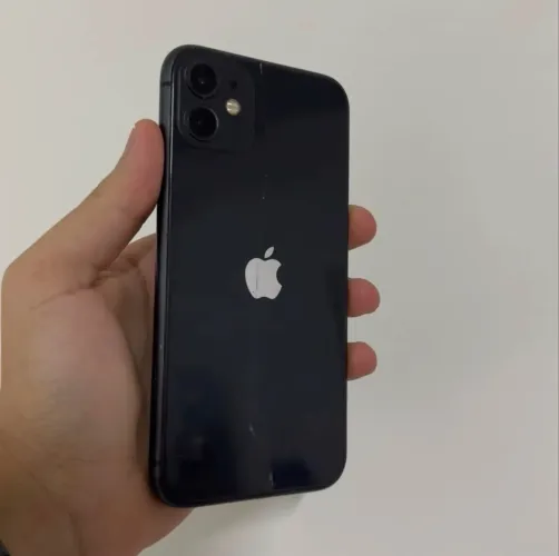 11 128gigas funciona tudo! (Tampa trincada) por isso o valor!