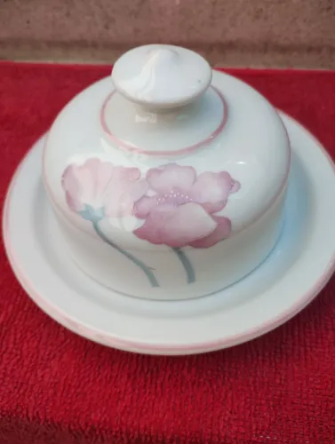 Manteigueira em porcelana Real 