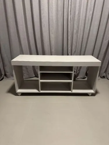 Rack em MDF para sala com 114 cm de comprimento
